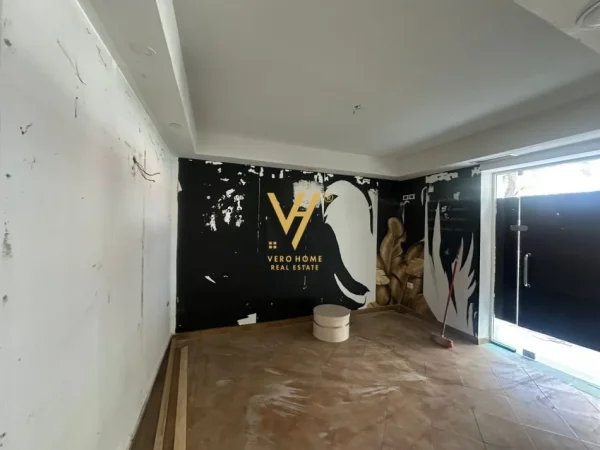 Tirane, jepet me qera ambjent biznesi Kati 0, 91 m² 1.300 € (STADIUMI DINAMO)