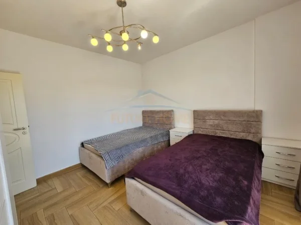 Tirane, shitet apartament 2+1 Kati 4, (21 dhjetori)