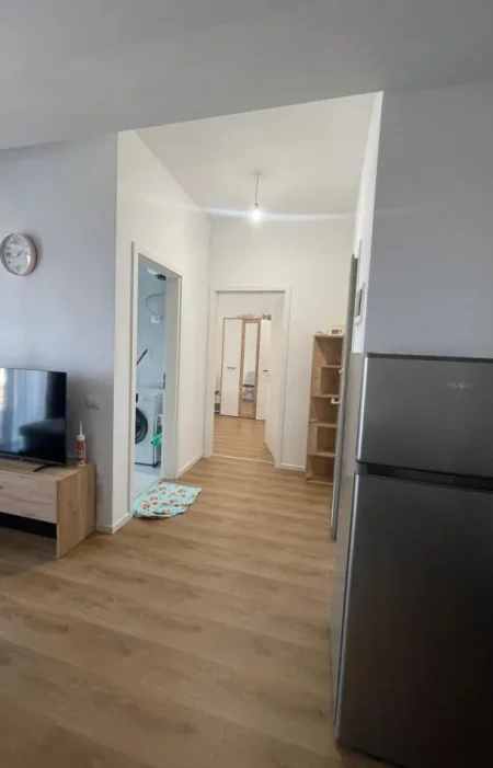 Tirane, shitet apartament 1+1+Ballkon , 54 m² 77.300 € (Kompleksi Kontakt, Ali Demi)