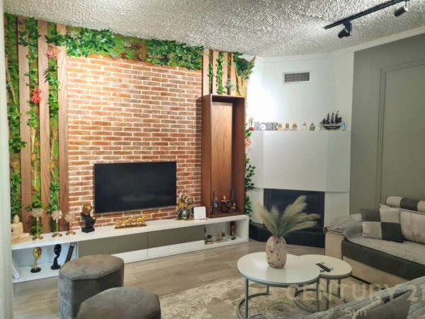 Tirane, jepet me qera apartament 2+1+post parkimi ,120 m² 800 € (Kopshti Botanik)