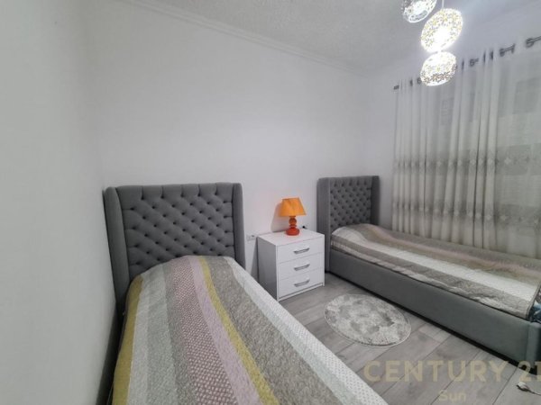 Tirane, jepet me qera apartament 2+1+post parkimi ,120 m² 800 € (Kopshti Botanik)