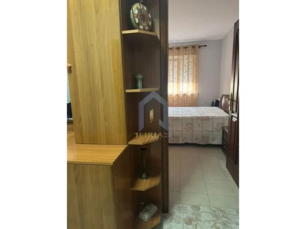 Tirane, jap me qera apartament 2+1+Ballkon Kati 5, 120 m² 500 € (Siri Kodra)