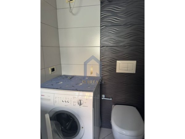 Tirane, jap me qera apartament 2+1+Ballkon Kati 5, 120 m² 500 € (Siri Kodra)