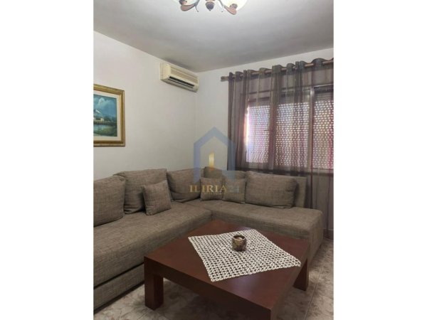 Tirane, jap me qera apartament 2+1+Ballkon Kati 5, 120 m² 500 € (Siri Kodra)
