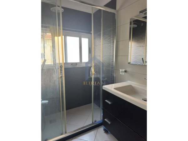 Tirane, jap me qera apartament 2+1+Ballkon Kati 5, 120 m² 500 € (Siri Kodra)