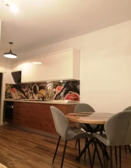 Tirane, jepet me qera apartament 2+1 Kati 5, 80 m² 550 € (2 Rotondot te Ozone astir)