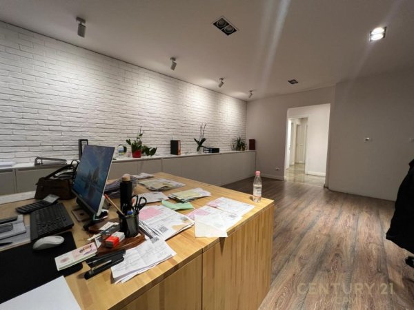 Tirane, jepet me qera zyre Kati 7, 170 m² 2.500 € (Prane Ring Center, Zogu i Zi)