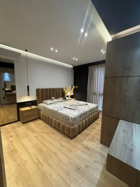Tirane, jepet me qera apartament 1+1+Ballkon Kati 3, 80 m² 800 € (SELVIA)