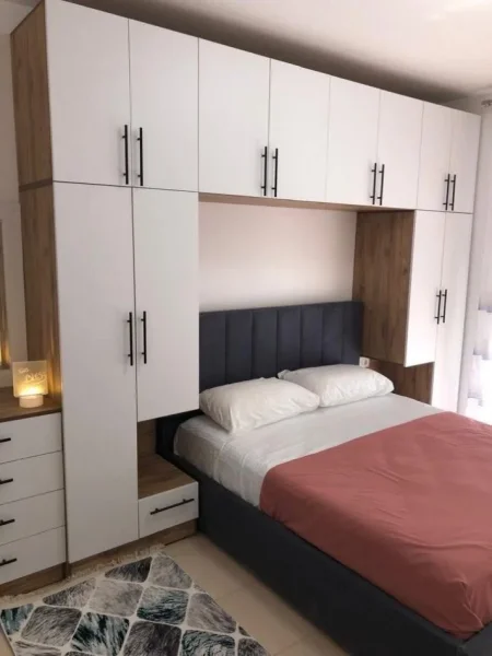 Tirane, jepet me qera apartament 2+1 , 116 m² 650 € (Rruga 5 Maj)