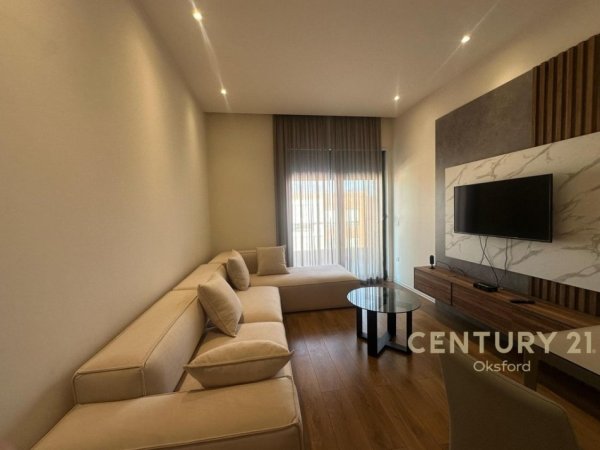 Tirane, jepet me qera apartament 1+1 Kati 8, 75 m² 850 € 