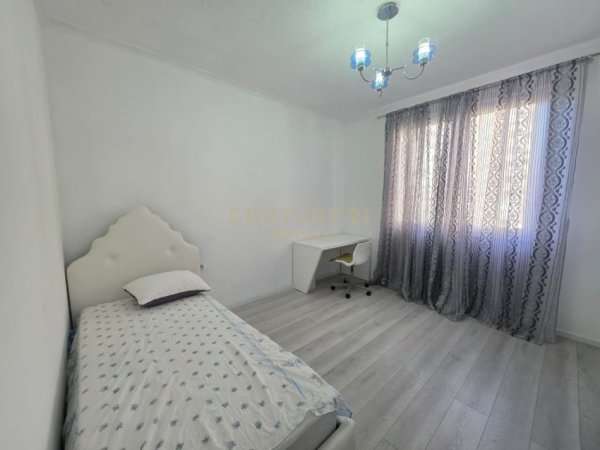 Tirane, jap me qera apartament 2+1+Aneks+Ballkon Kati 4, 90 m² 550 € (Stacioni i Trenit , Hipoteka)
