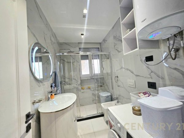 Tirane, shitet apartament 2+1 Kati 3, 92 m² 240.000 € (Komuna Parisit)