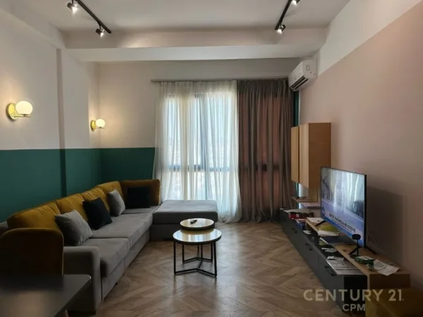 Tirane, jepet me qera apartament 1+1 Kati 9, 76 m² 800 € (21 Dhjetori)