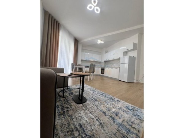 Tirane, jepet me qera apartament 2+1 Kati 3, 105 m² 550 € 