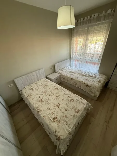 Tirane, jepet me qera apartament 1+1 Kati 4, 68 m² 600 € (hotel radison)