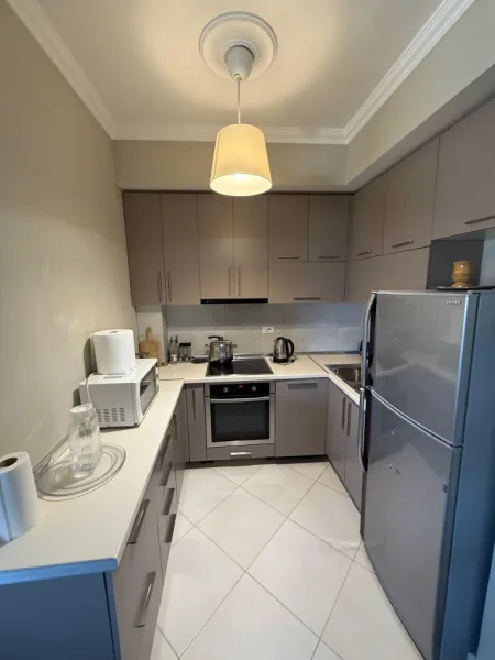 Tirane, jepet me qera apartament 1+1 Kati 4, 68 m² 600 € (hotel radison)