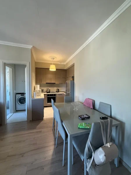 Tirane, jepet me qera apartament 1+1 Kati 4, 68 m² 600 € (hotel radison)