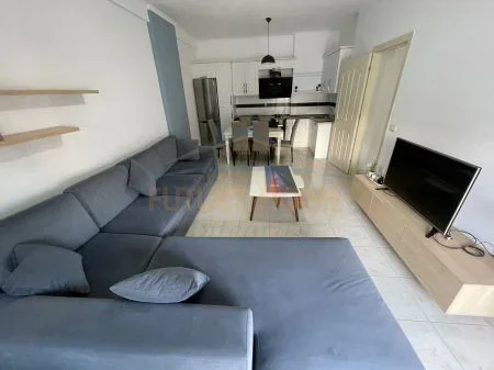 Tirane, jepet me qera apartament 2+1 Kati 7, 100 m² 450 € 