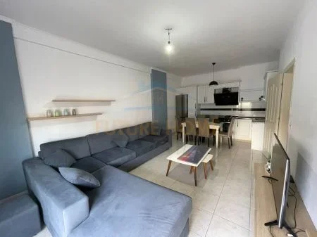 Tirane, jepet me qera apartament 2+1 Kati 7, 100 m² 450 € 