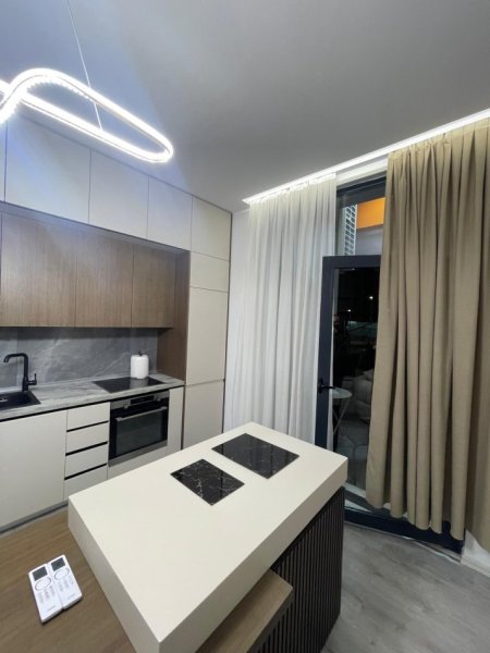 Tirane, jepet me qera apartament 2+1+Ballkon Kati 1, 108 m² 850 € (Ish Dogana/Rr.29 Nentori)