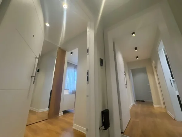 Tirane, shitet apartament 2+1 , 105 m² 250.000 € (shkolla sabaudin gabrani)