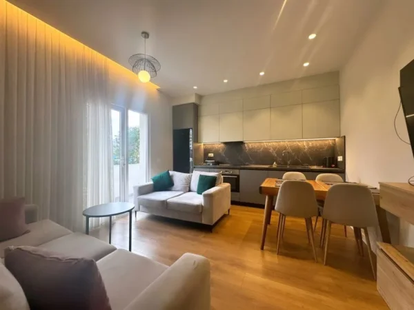 Tirane, shitet apartament 2+1 , 105 m² 250.000 € (shkolla sabaudin gabrani)