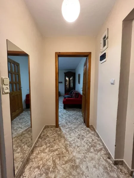 Tirane, shitet apartament 2+1 Kati 2, 78 m² (Kombinat)