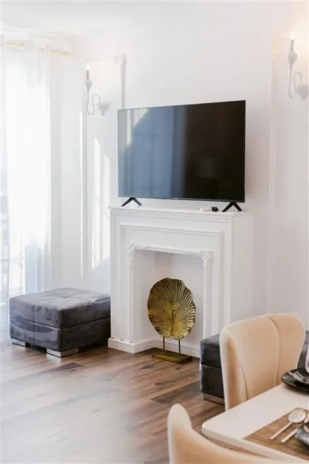 Tirane, jepet me qera apartament 1+1 Kati 9, 75 m² 550 € (Astir)