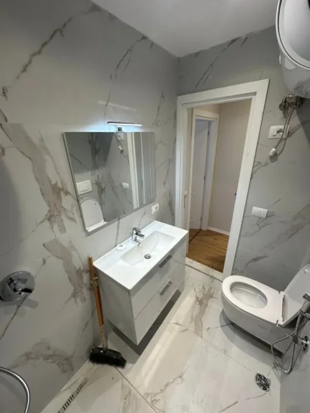 Tirane, jepet me qera shtepi 1+1 Kati 2, 65 m² 600 € (Rruga Bardhyl)