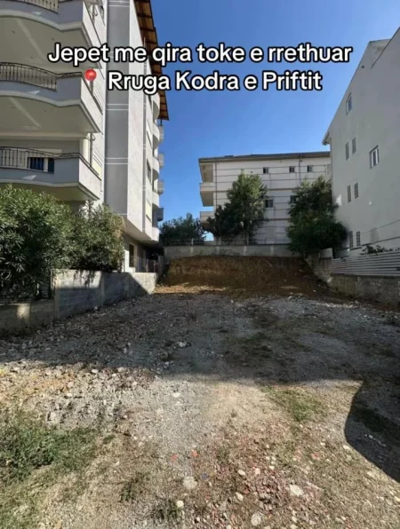 Tirane, jepet me qera toke , 300 m² (Kodra e Priftit)