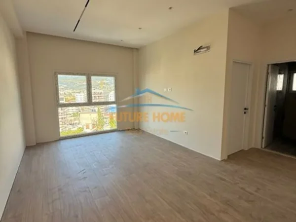 Tirane, shitet apartament 1+1+Ballkon Kati 4, 60 m² 98.500 € 