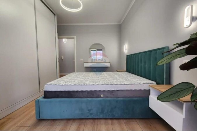 Tirane, jepet me qera apartament 2+1+Ballkon , 104 m² 750 € 