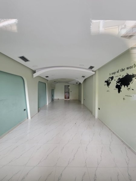 Tirane, jepet me qera dyqan Kati 0, 40 m² 600 € (MINE PEZA)