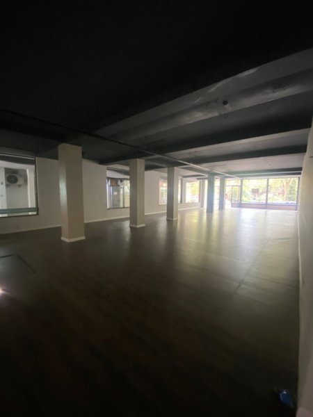 Tirane, jepet me qera ambjent biznesi Kati 0, 727 m² 15.000 € (ISH EKSPOZITA)