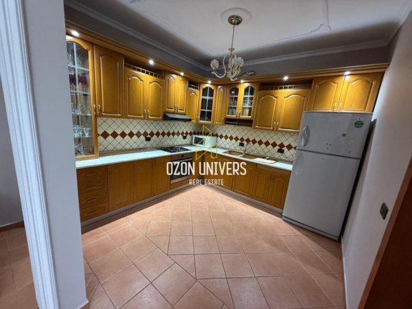Tirane, jepet me qera apartament 2+1 Kati 3, 70 m² 600 € (rruga irfan tomini)
