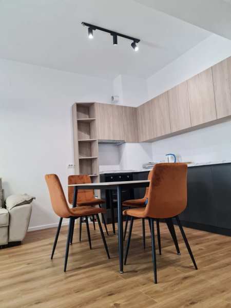 Tirane, jepet me qera apartament 1+1 Kati 7, 60 m² 400 € 