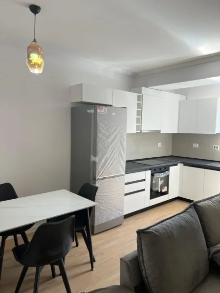 Tirane, jepet me qera apartament 2+1 Kati 2, 90 m² 950 € (Bulevardi Zogu i Pare)