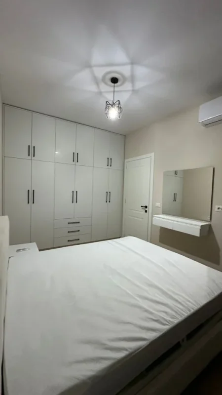 Tirane, jepet me qera apartament 1+1 Kati 3, 67 m² 650 € (5 Maj)