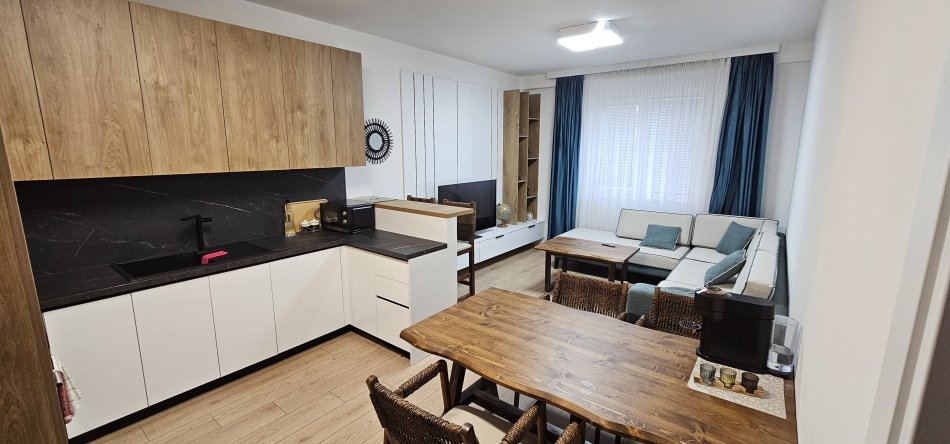Tirane, jepet me qera apartament 2+1 Kati 6, 100 m² 700 € (Yzberisht)
