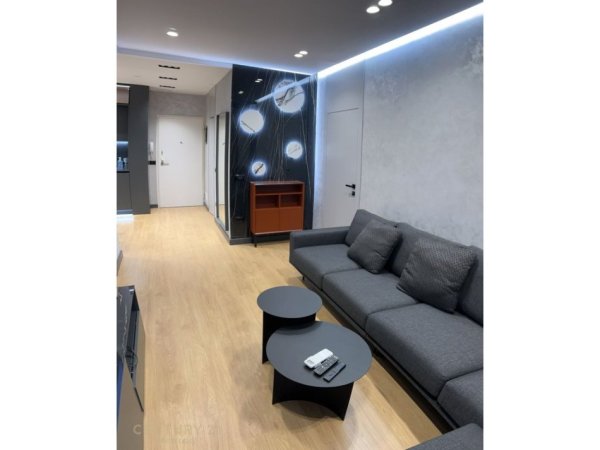 Tirane, jepet me qera apartament 2+1 Kati 6, 77 m² 1.700 € (Rr.e Kavajes)