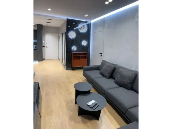 Tirane, jepet me qera apartament 2+1 Kati 6, 77 m² 1.700 € (Rr.e Kavajes)