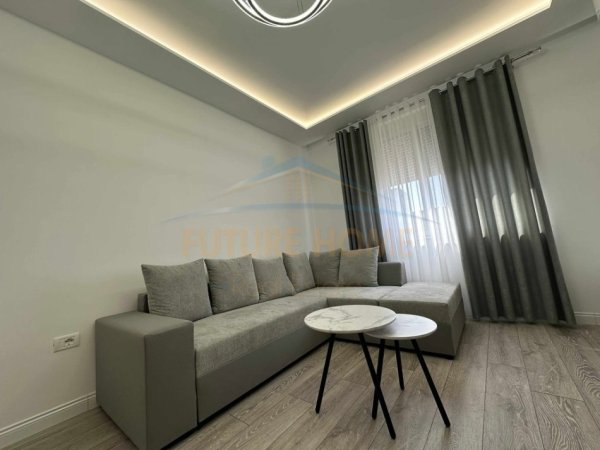 Tirane, jepet me qera apartament 2+1 Kati 8, 91 m² 600 € (UNAZA RE)  UNA56917