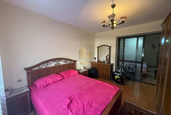 Tirane, shitet apartament 3+1+Ballkon Kati 2, 94 m² 155.000 € (Rruga Kongresi i Manastirit)