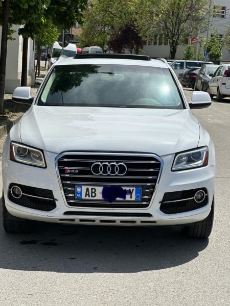 Tirane, shes makine Audi Benzin, e bardhë automatik Klima 140.000 km 10.700 €