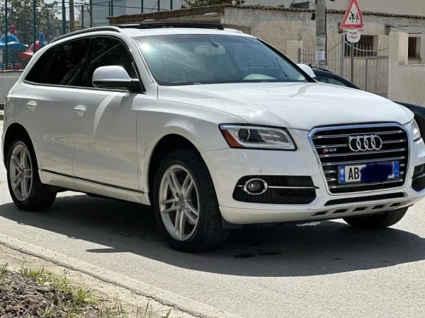 Tirane, shes makine Audi Benzin, e bardhë automatik Klima 140.000 km 9200 €