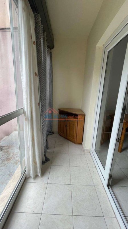 Tirane, jepet me qera apartament 1+1+Ballkon Kati 1, 70 m² 600 € (Laprak)