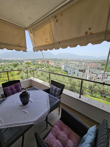 Tirane, jepet me qera apartament 2+1 Kati 2, 100 m² 750 € (Rruga Peti)