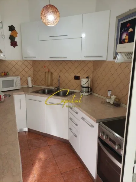Tirane, jepet me qera apartament 2+1 Kati 9, 105 m² 650 € (KOMUNA E PARISIT)
