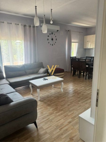 Tirane, jepet me qera apartament 2+1+Ballkon Kati 0, 150 m² 450 € (SANATORIUM)
