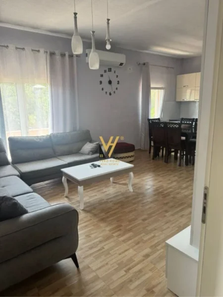 Tirane, jepet me qera apartament 2+1+Ballkon Kati 0, 150 m² 450 € (SANATORIUM)